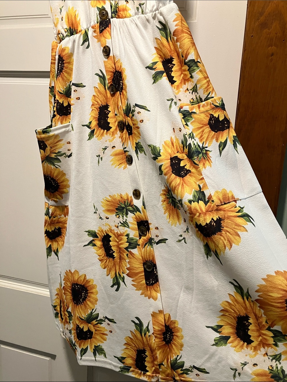 Sunflower Button-Front Sundress with Pockets - Picture 2 of 8